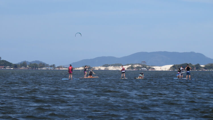 Passeio SUP Trip Downwind Lagoa da Conceição SUP Trip Downwind Lagoa da Conceição Floripa Stand Up Paddle (1)
